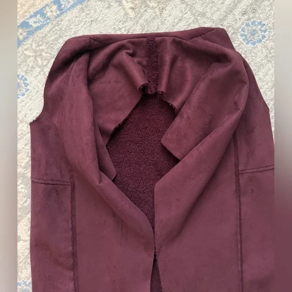 Susina Deep Burgundy Shearling Vest - Picture 5 of 8